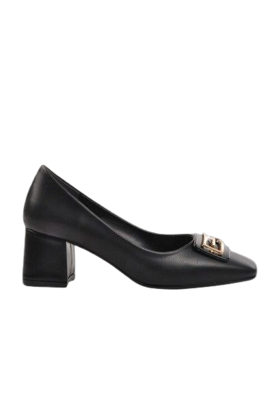 الأحذية النسائية